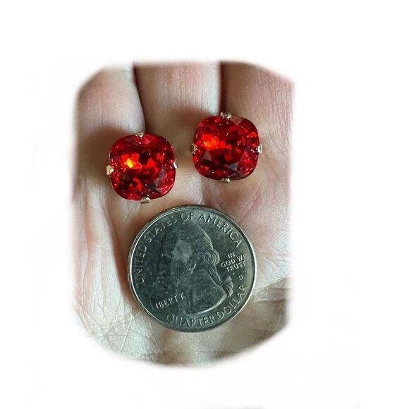 Handcrafted earrings with red Swarovski crystal - Picture 8 of 8